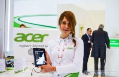 Acer-girl-white-1.jpg Acer-girl-white-1.jpg